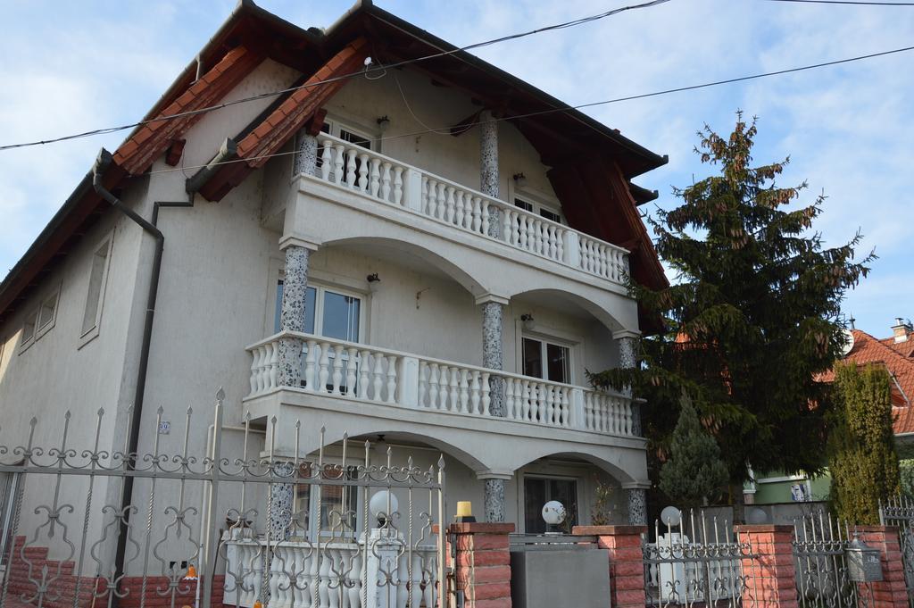 Hévíz Kristaly Apartman B&B 외부 사진